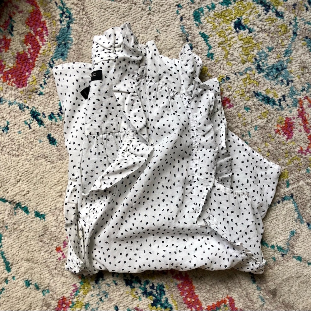 Banana Republic Sleeveless Button Down - Picture 4 of 8
